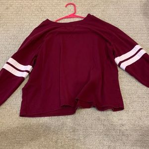 Long sleeve maroon and white top
